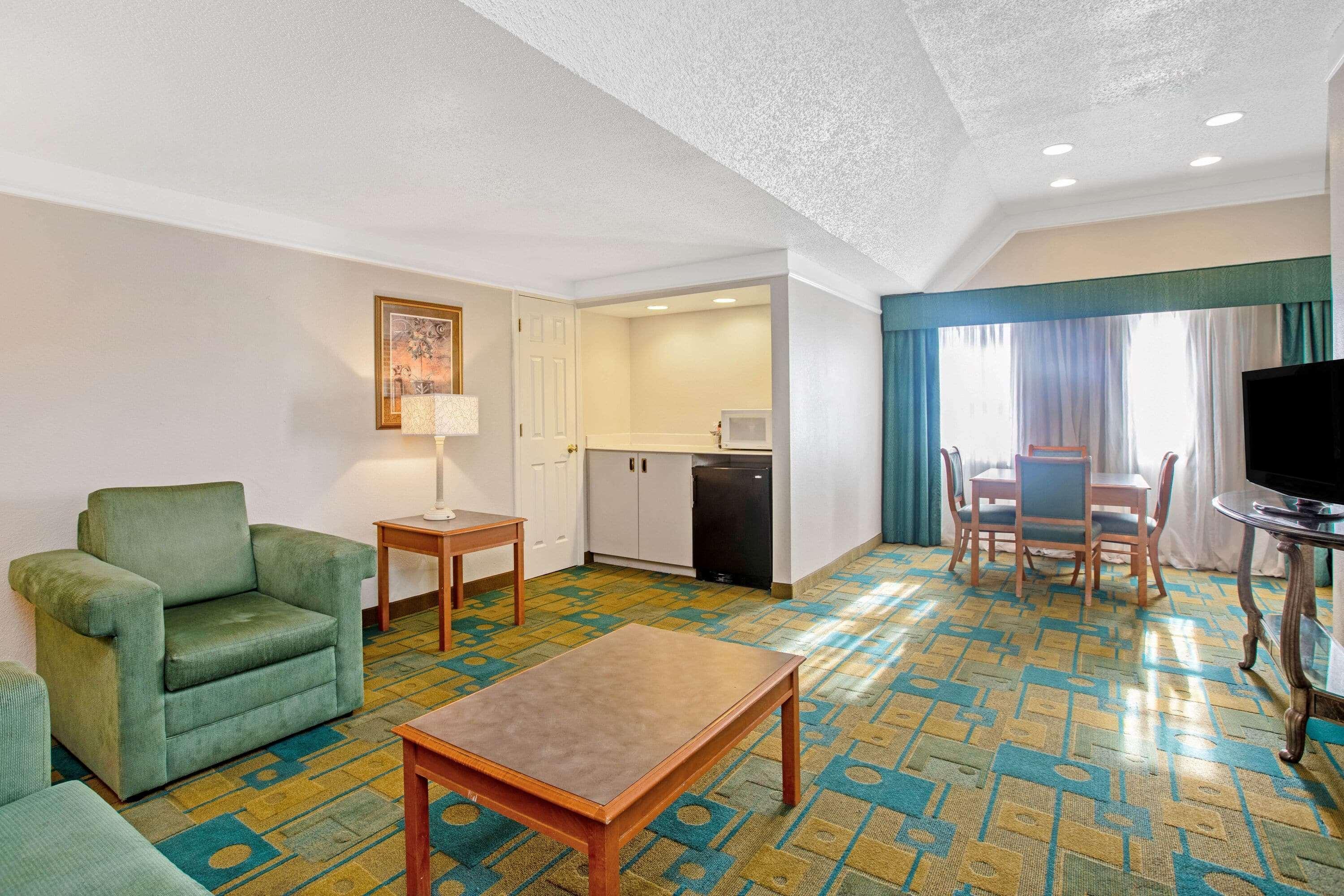 La Quinta Inn By Wyndham El Paso Cielo Vista Exterior photo